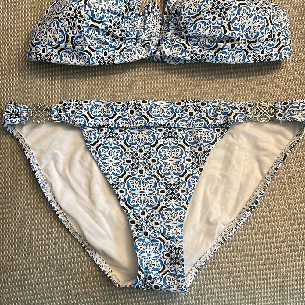 Sunseeker  2 piece Bathing-suit - M - Great Used Condition 🌻🌻